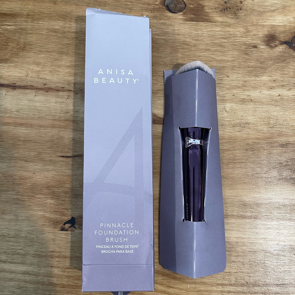 NEW Anisa Beauty Pinnacle Foundation Brush